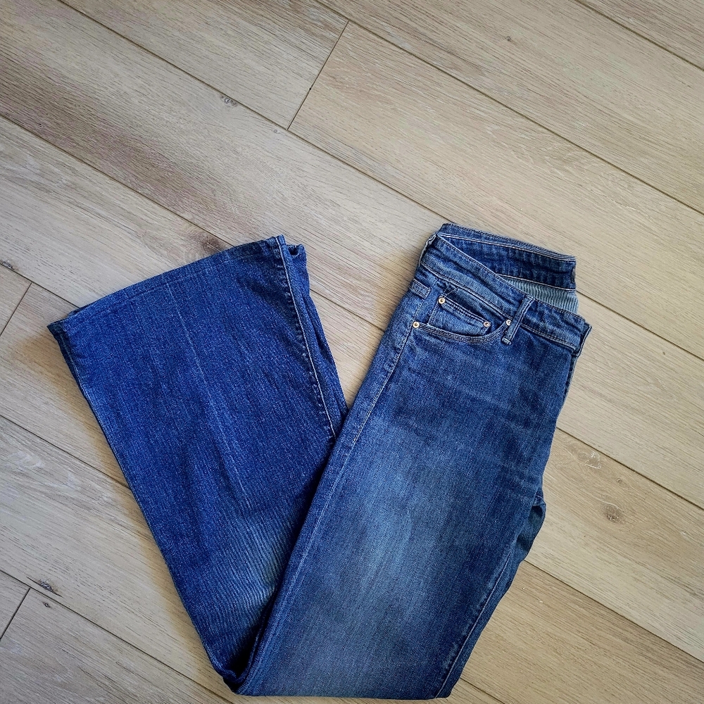 MOTHER jeans THE WILDER MEDIUM KITTY wide leg flare.